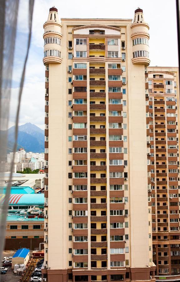 2 Ком Студия На 18 Этаже С Панорамным Видом На Горы В Жк Мега Тауер Almaty Esterno foto
